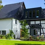 Michels Muehle - Pitt Sin Atelier Apartman