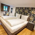 Michels Muehle - Pitt Sin Atelier Apartman *